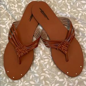 NWOT american eagle flip flops